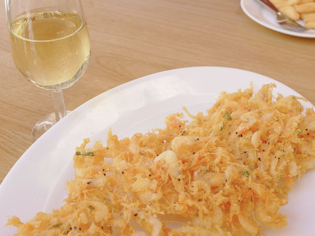 Tapas de Andalucía - Tortillita de Camarones de Casa Balbino.
