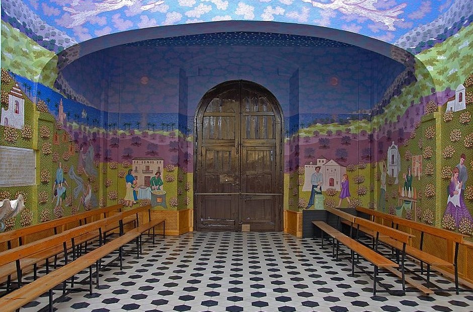 Ermita de la Virgen de los Remedios, la “ermita transparente” Velez-Málaga